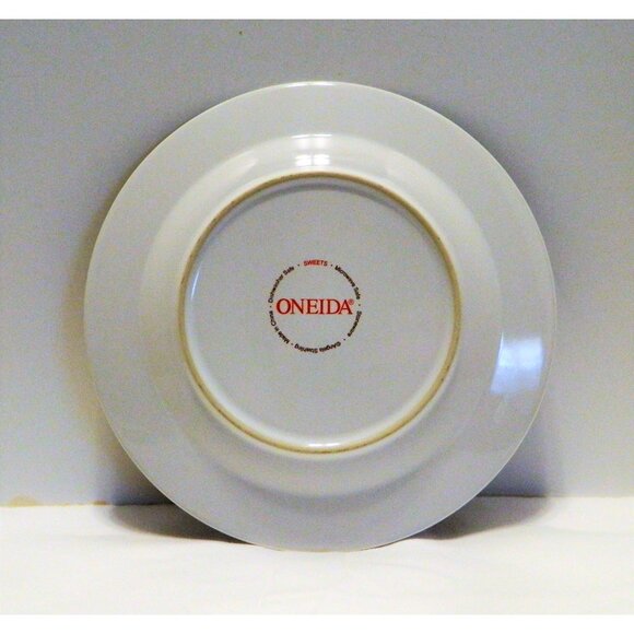 Oneida Sweets Stoneware Plate Chocolate Velvet Cake Dessert 8.25” - Picture 2 of 3